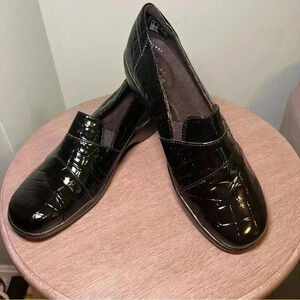 Clarks Women’s Black Patent Croc-Embossed Loafers